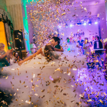 Bal avec confetti